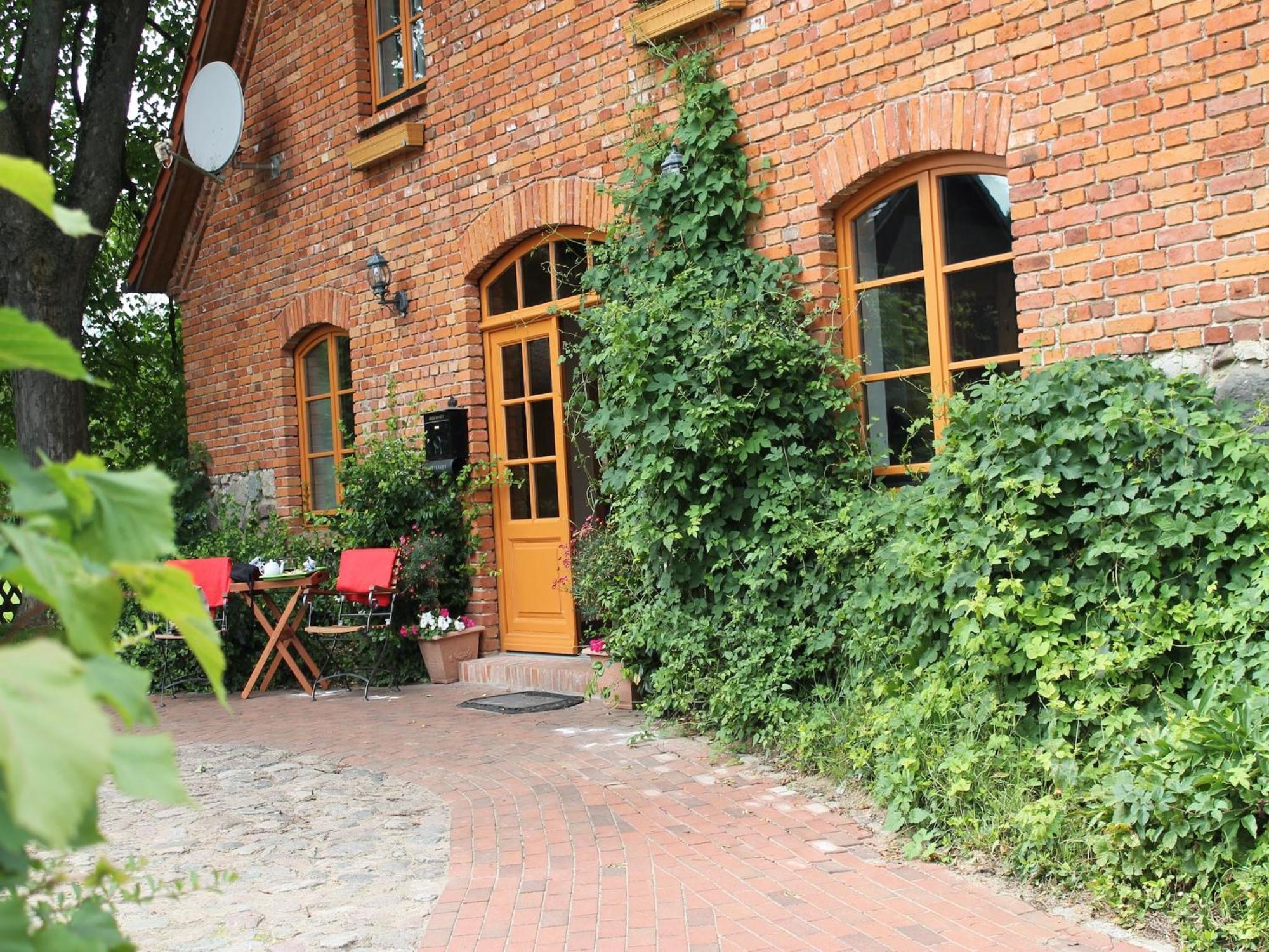 Mansion In Gressow With Terrace Garden Bbq Pond Bicycles Villa Exteriör bild